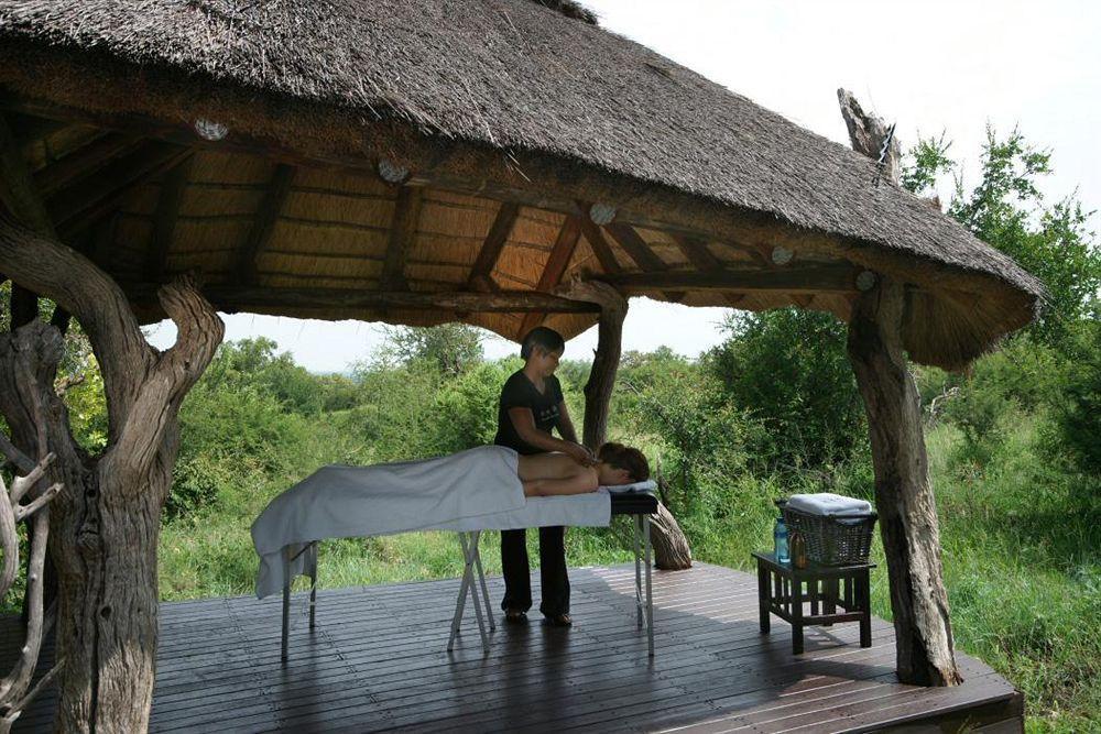 Impodimo Game Lodge マディクウェ野生保護区 エクステリア 写真