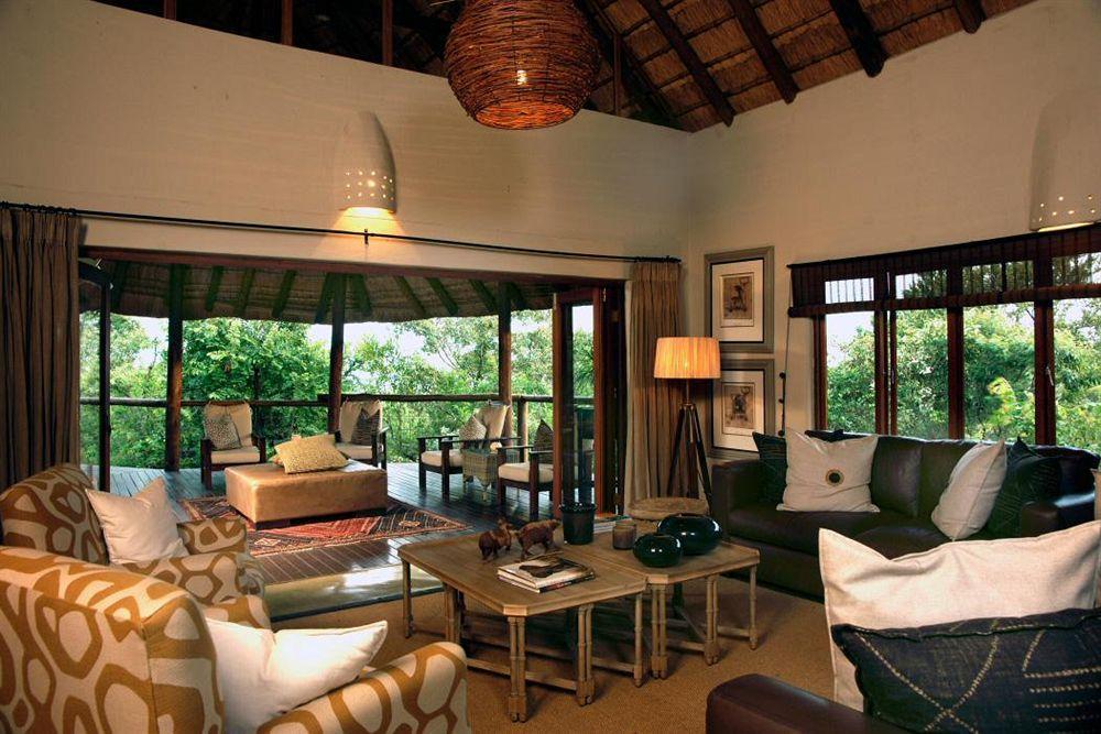 Impodimo Game Lodge マディクウェ野生保護区 エクステリア 写真